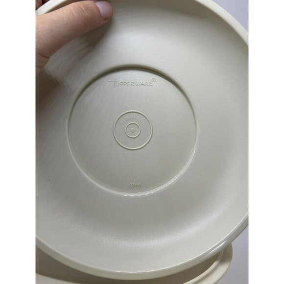 VTG Tupperware Mini Serve-It-All 5.25" Tall Cake / Pedestal Server Almond Color - Picture 6 of 9